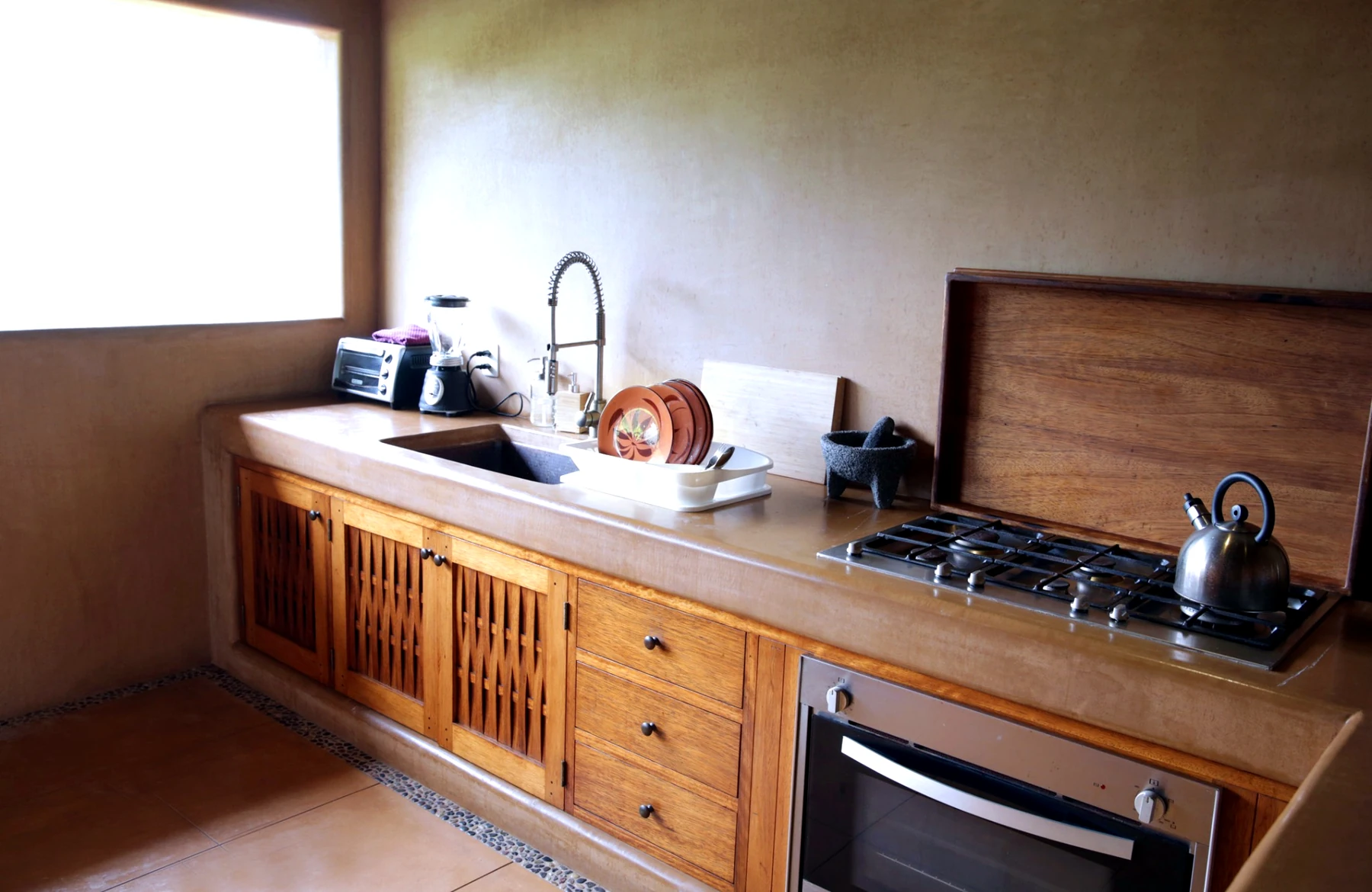 Full kitchen at Villa Alegría